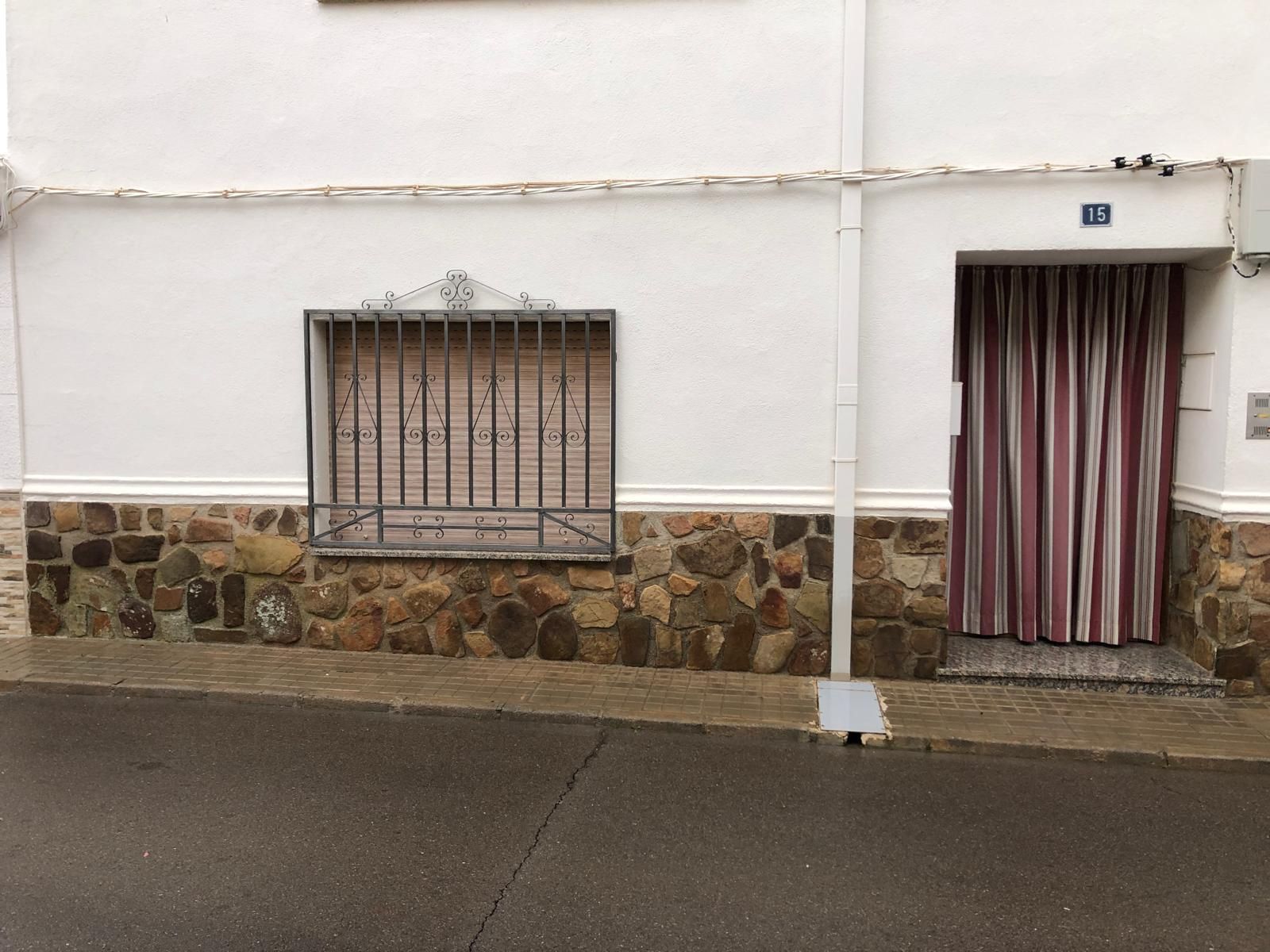 Vista exterior de Pis en venda en Urda amb Calefacció, Terrassa i Moblat