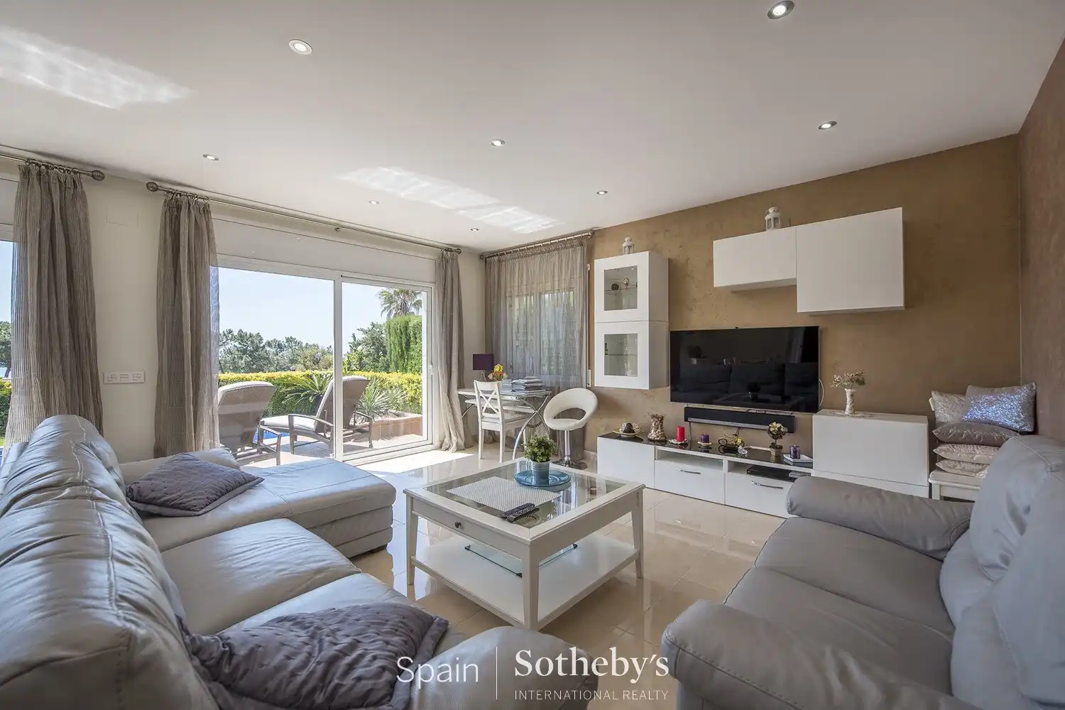 Casa con piscina en venta en Fenals, imagen 6