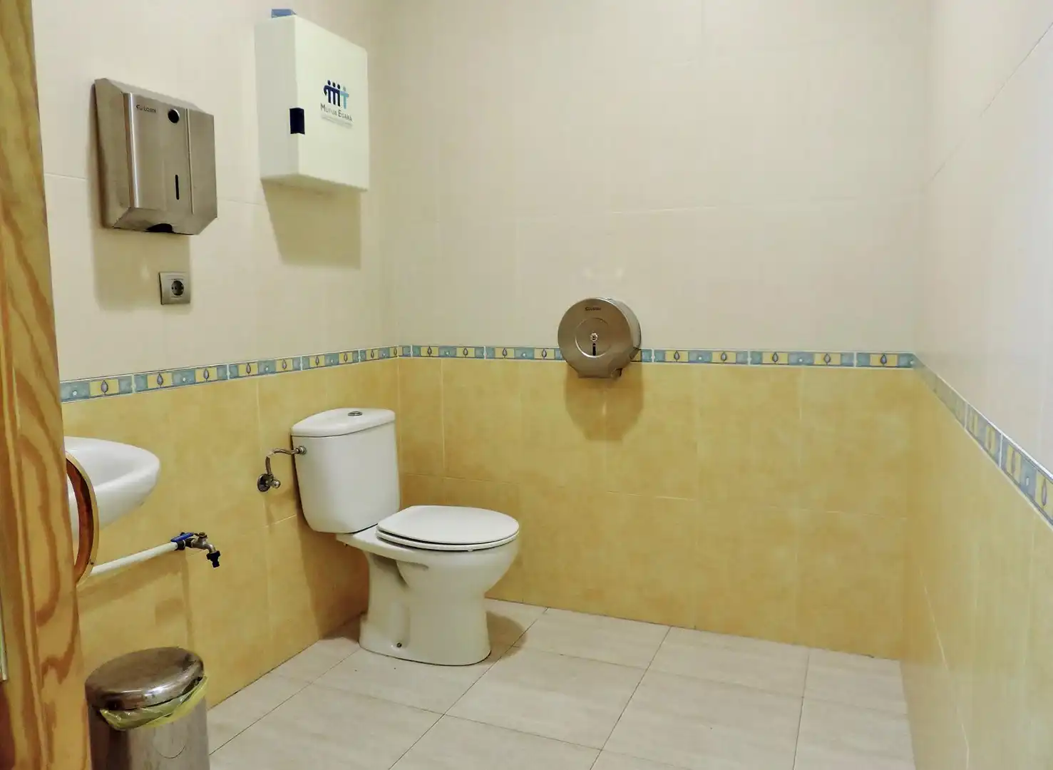 Bathroom of Commercial properties for sale in Almería  with Air Conditioner and Furnished