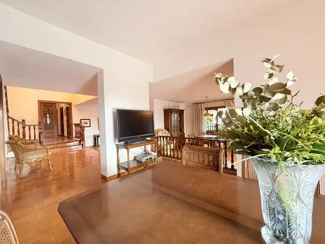 Sala d'estar de Casa o xalet en venda en Benicasim / Benicàssim amb Jardí privat, Terrassa i Piscina
