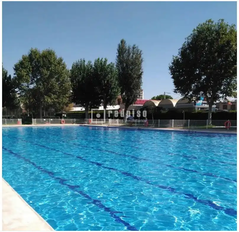 Piscina de Pis en venda en Fuenlabrada amb Aire condicionat, Calefacció i Jardí privat