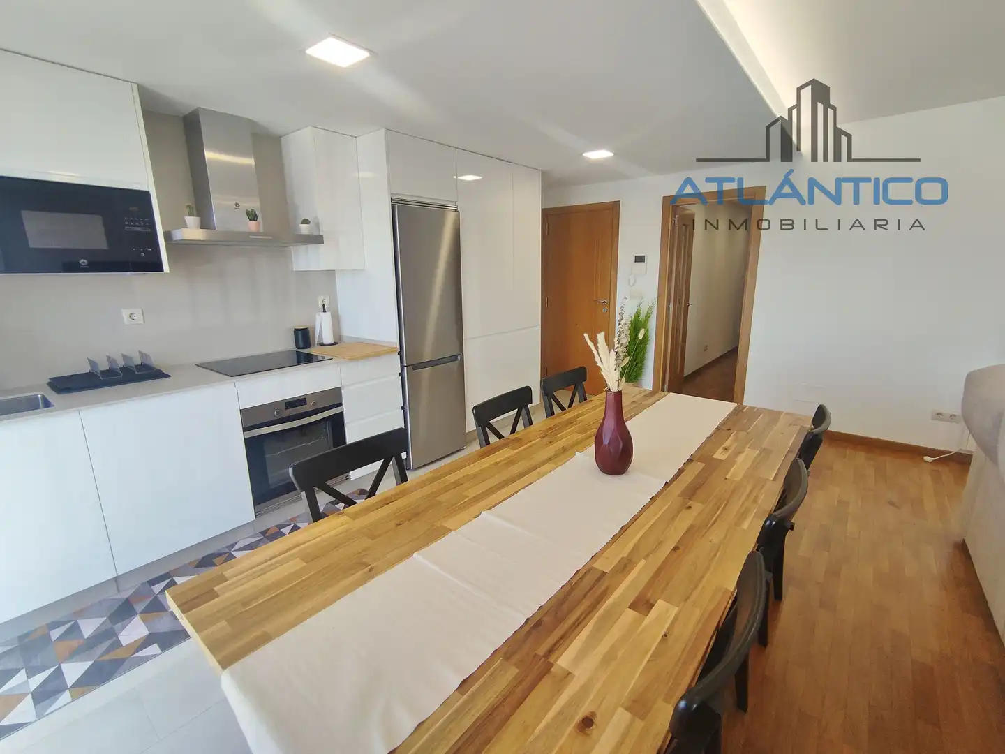 Wohnung zur Miete in Avenida de Bértoa, Carballo