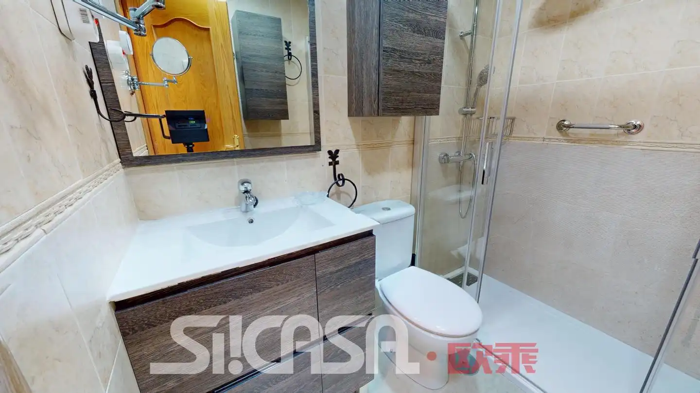 Baño de Casa adosada en venta en Parla con Aire acondicionado, Calefacción y Terraza
