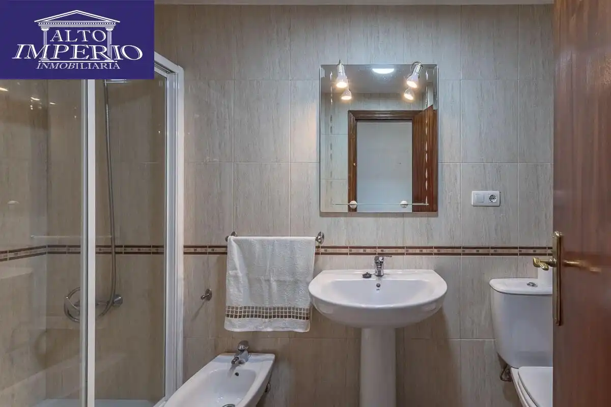 Piso con ascensor en venta en Calle MARQUES DE MONDEJAR, imagen 16