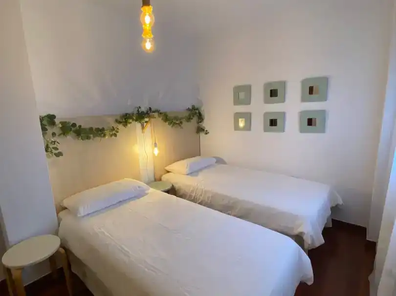 Schlafzimmer von Wohnung zur Miete in Suances mit Parkett, Schwimmbad und Möbliert