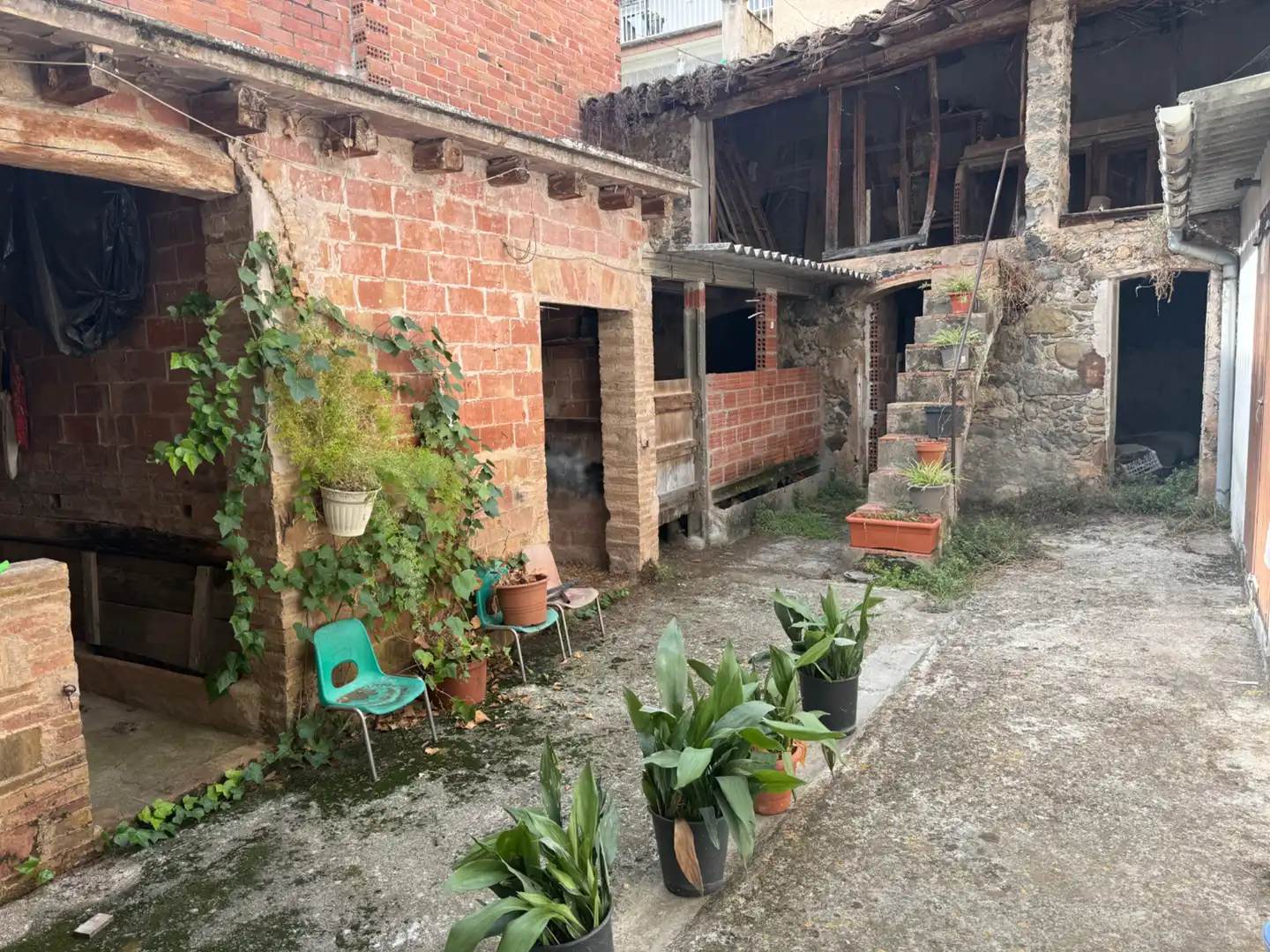Casa amb terrassa en venda a Sant Jaume de Llierca, imagen 5