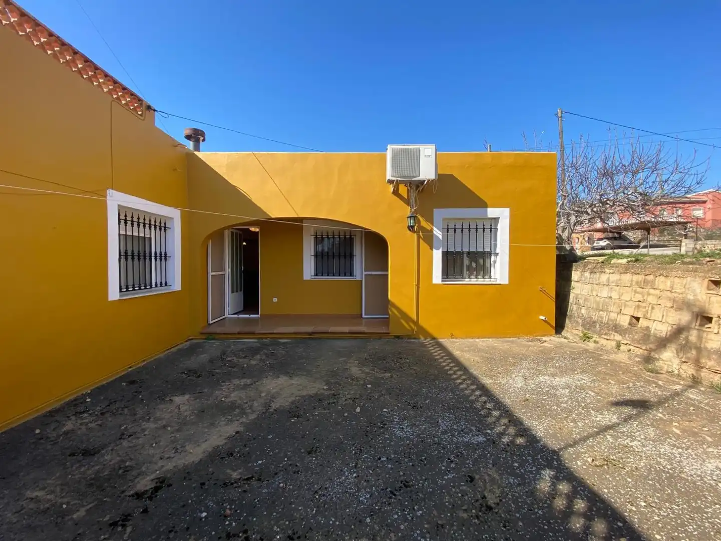 Vista exterior de Finca rústica en venda en Gata de Gorgos amb Aire condicionat, Calefacció i Jardí privat