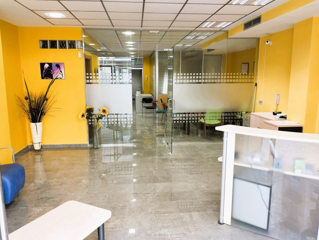 Premises to rent in  Valencia Capital  with Air Conditioner