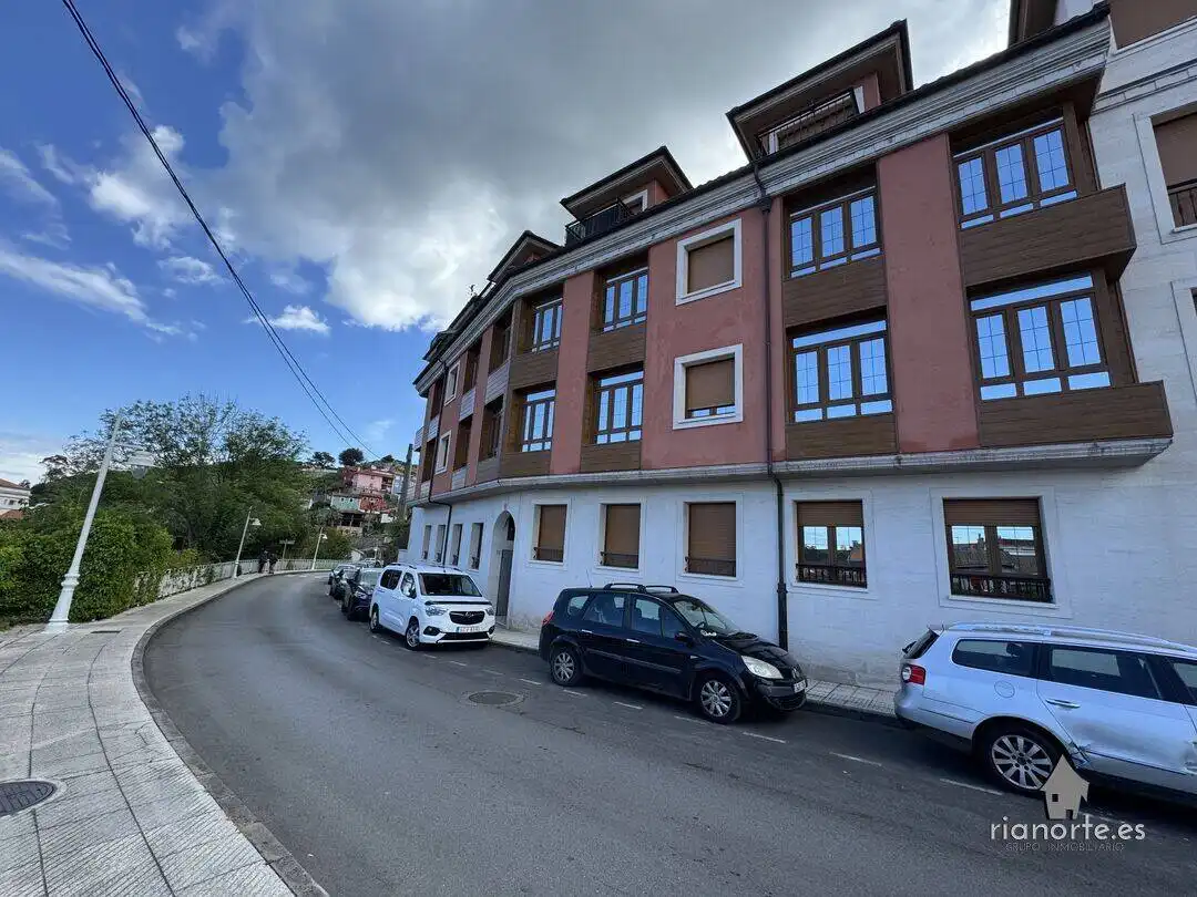 Vista exterior de Apartament en venda en Ribadesella amb Calefacció i Terrassa