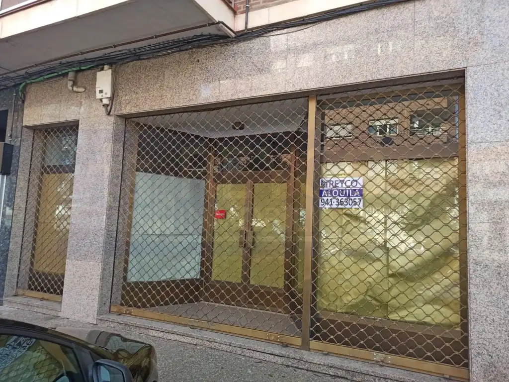 Locale commerciale in affitto a Nájera