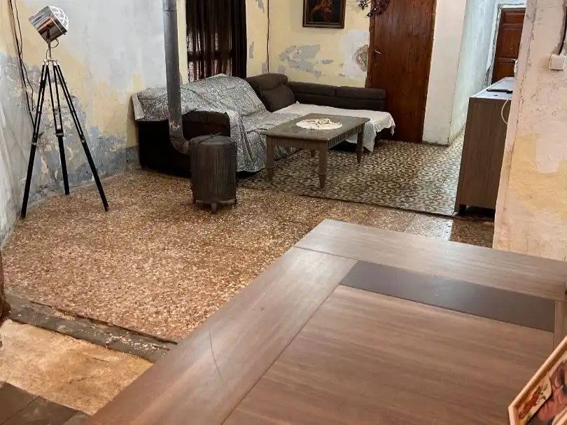 Maison rustique avec jardin à vendre à Calle Ayora 6