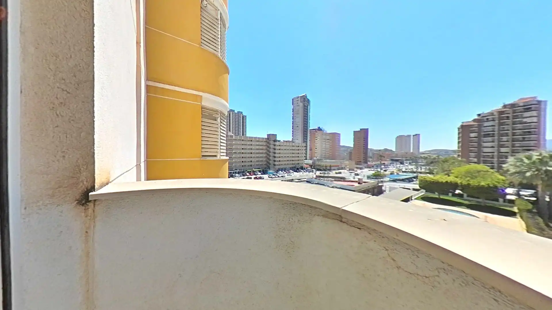 Vista exterior de Piso en venta en Benidorm con Terraza y Balcón