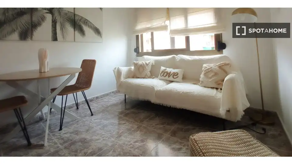 Sala de estar de Piso de alquiler en  Barcelona Capital con Aire acondicionado, Calefacción y Amueblado