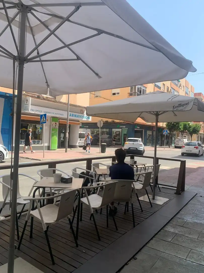 Vista exterior de Pis en venda en Almería amb Aire condicionat