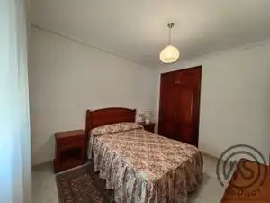 Dormitori de Casa o xalet en venda en La Puebla de Híjar amb Aire condicionat, Calefacció i Jardí privat