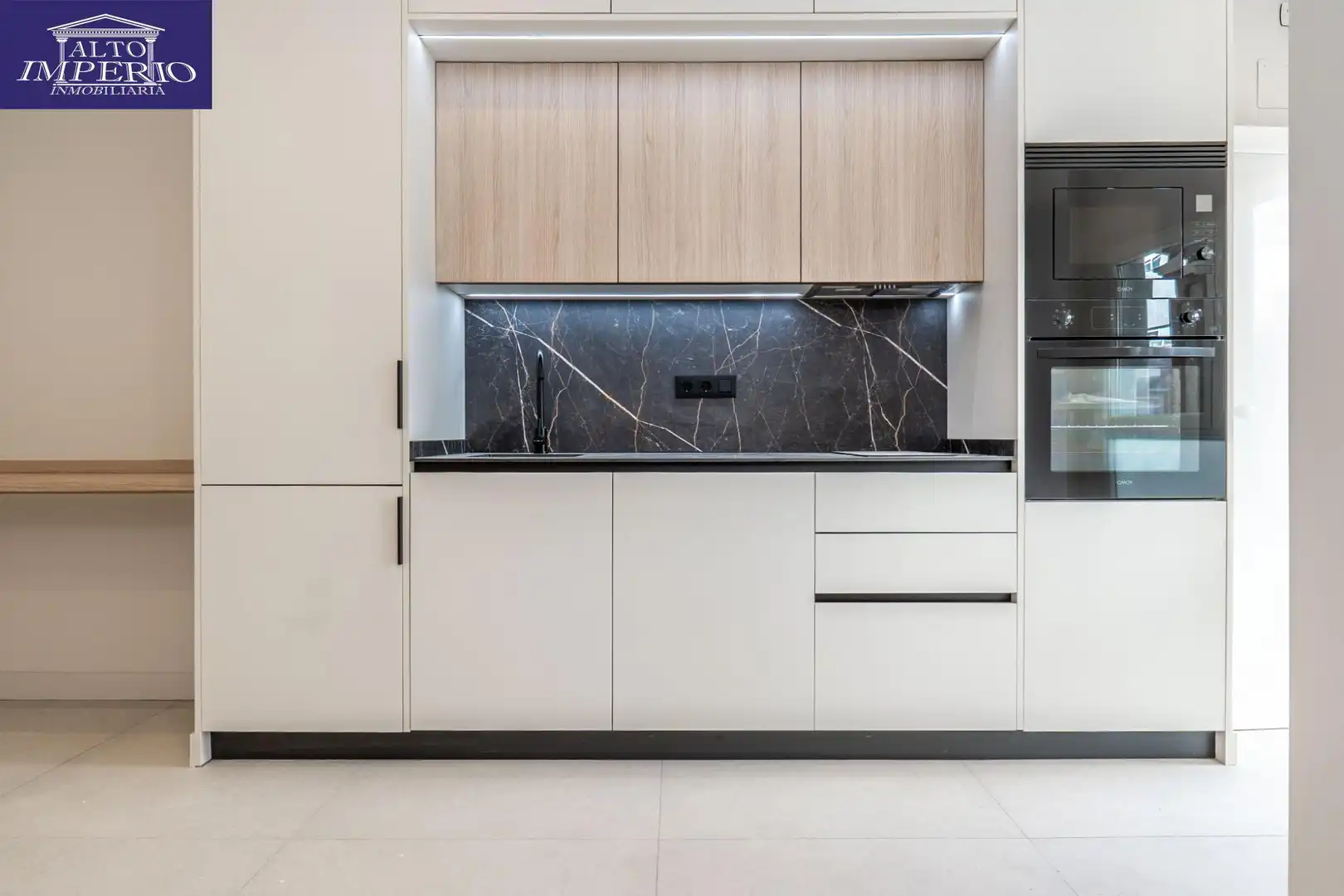 Loft amb ascensor en venda a Calle DE RONDA 204, imagen 3