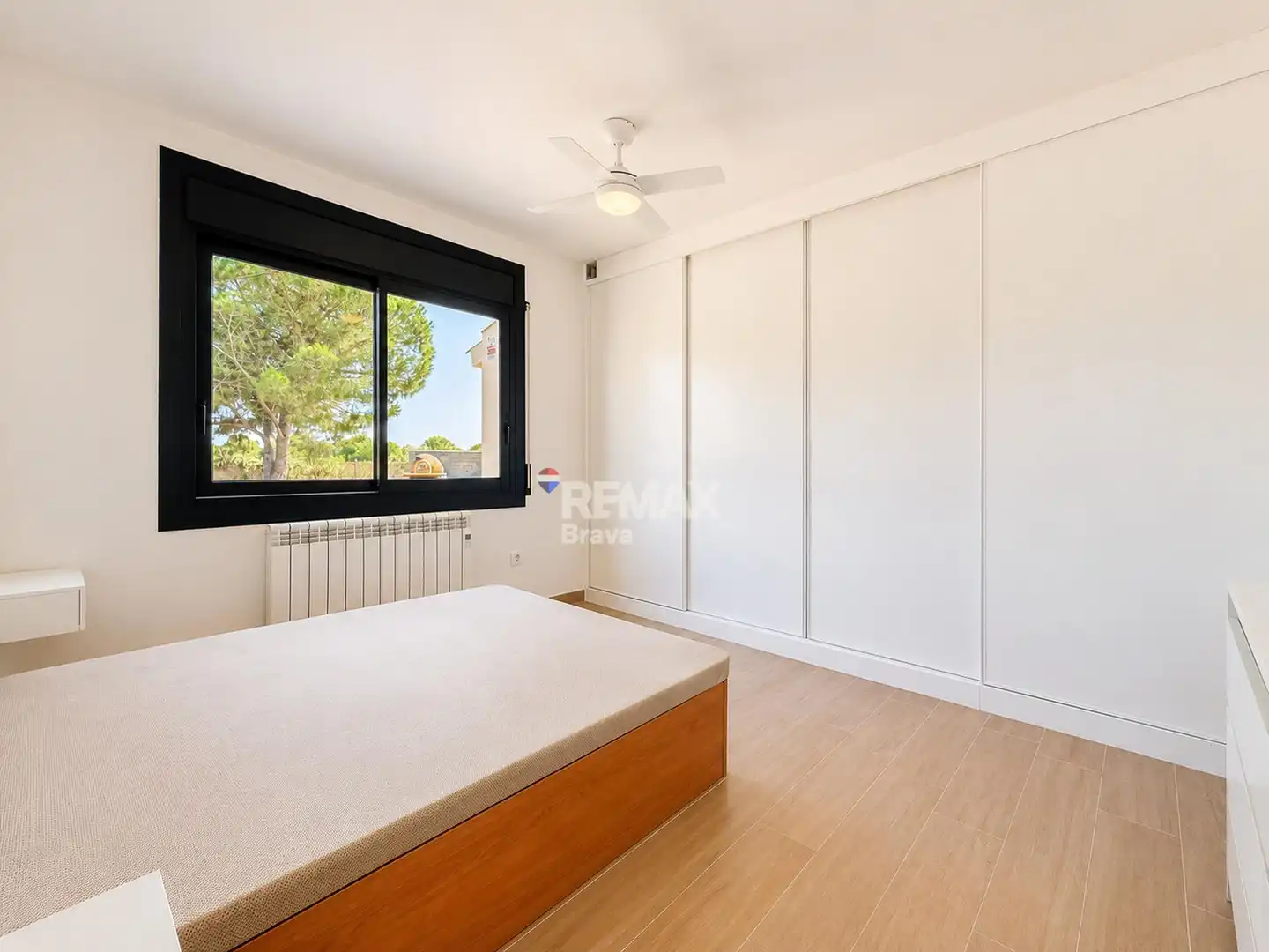 Habitación de Finca rústica en venta en Roses con Aire acondicionado, Calefacción y Jardín privado