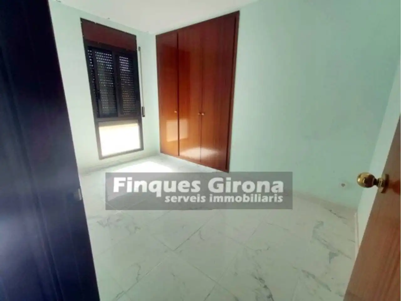 Flat for sale in Girona  with Air Conditioner, Balcony and Community pool