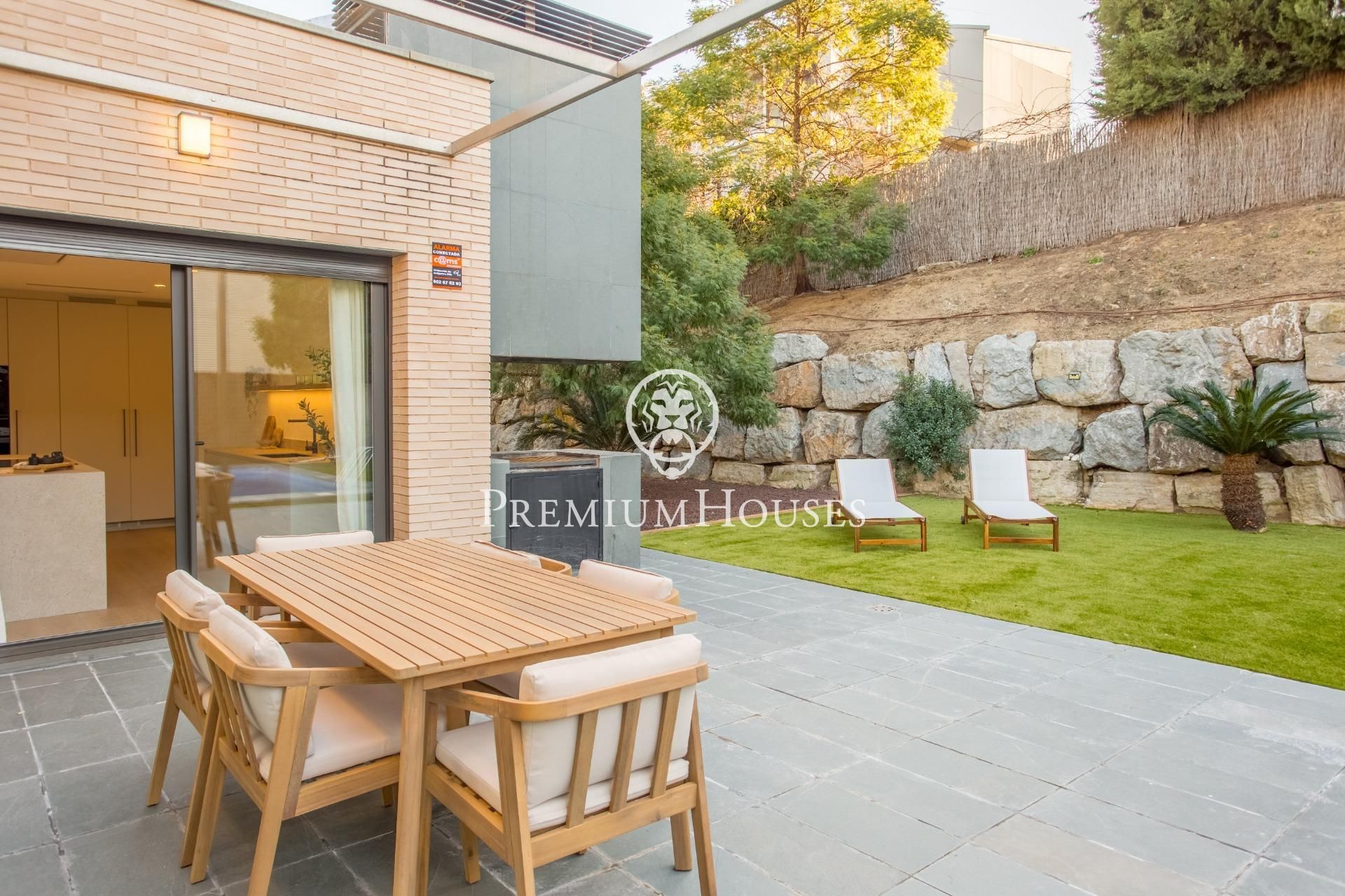 Terrassa de Casa o xalet en venda en Alella amb Aire condicionat, Calefacció i Jardí privat