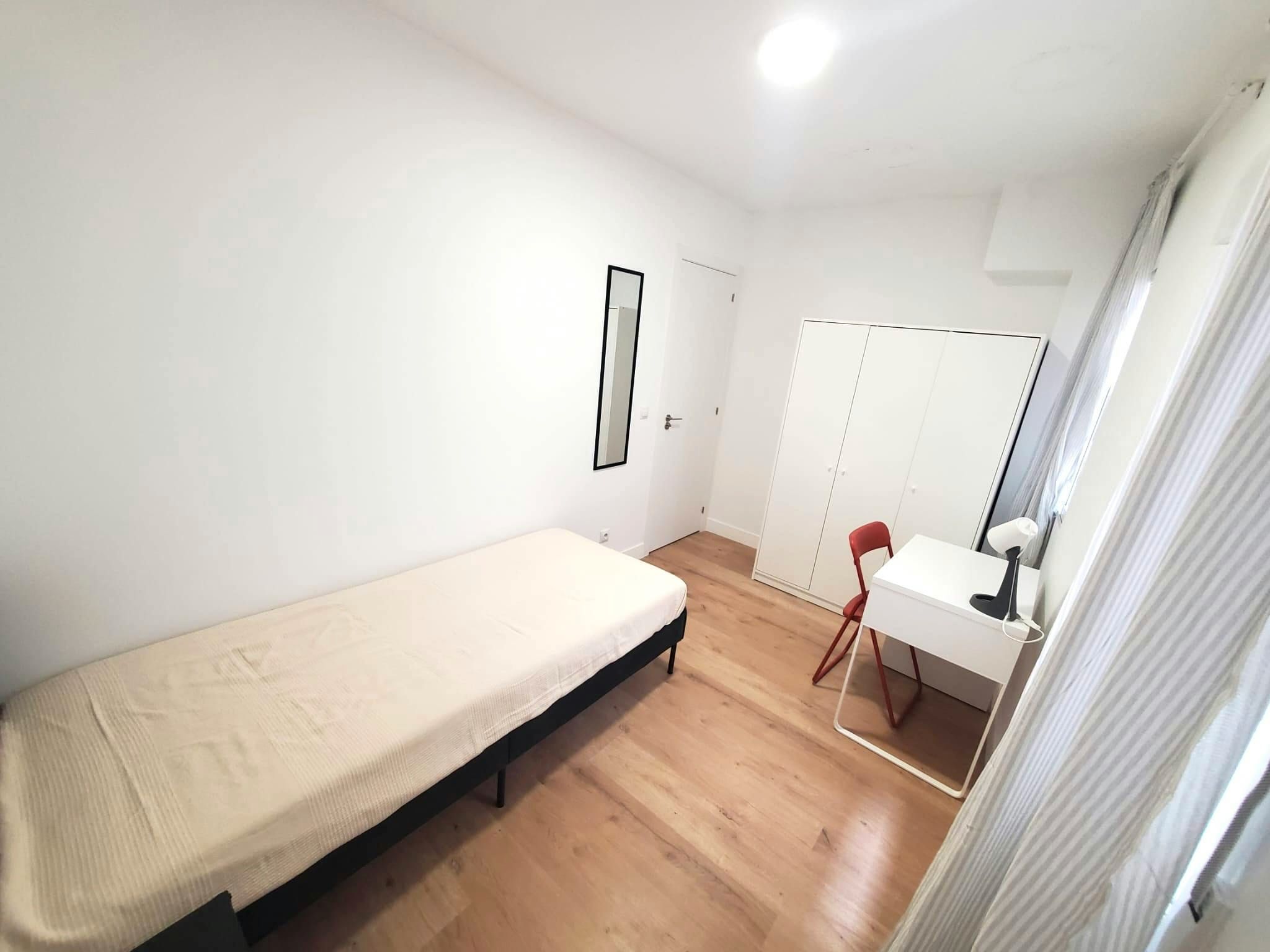Bedroom of Flat to share in Fuenlabrada  with Heating, Washing machine and Balcony