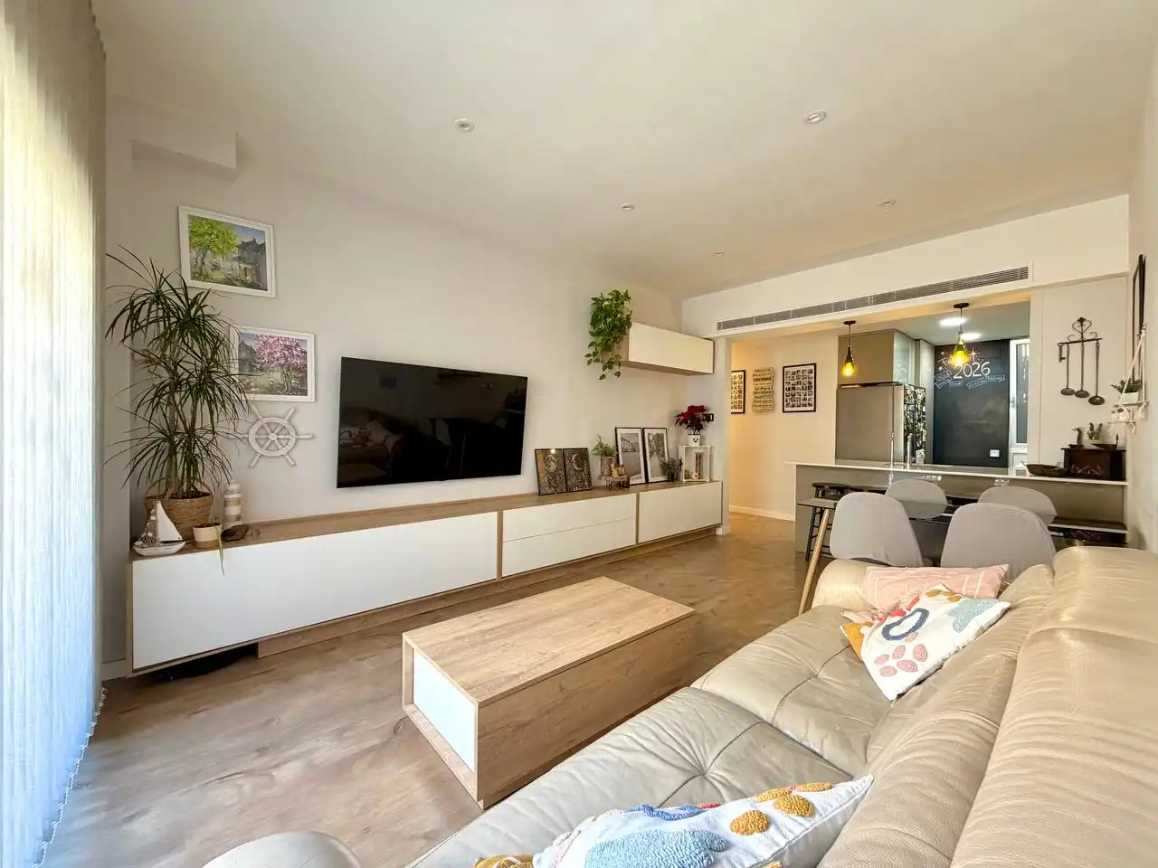 Sala de estar de Piso en venta en Barcelona con Calefacción, Balcón y Domótica