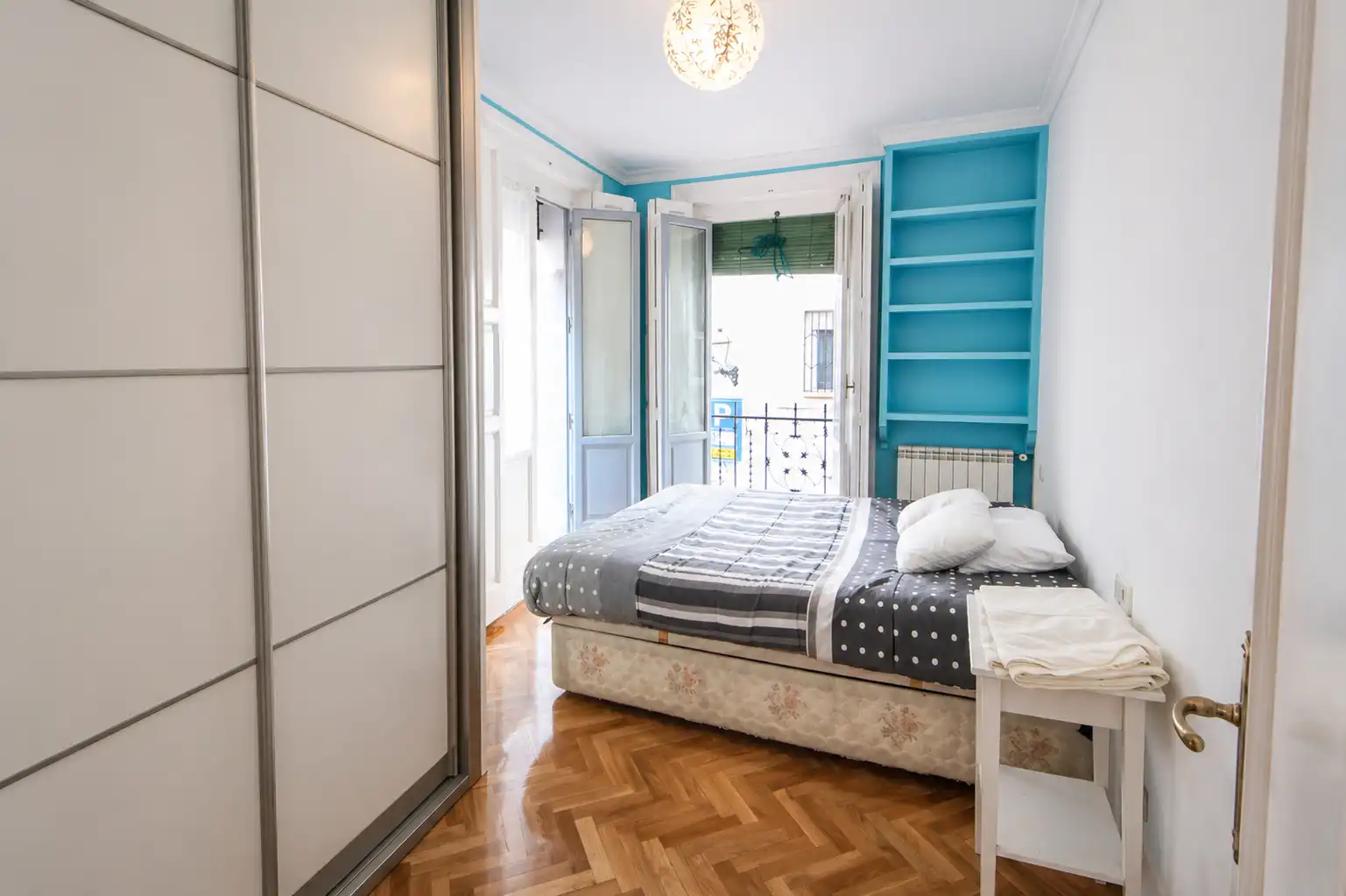 Bedroom of Flat for sale in Madrid  with Air Conditioner, Heating and Parquet flooring