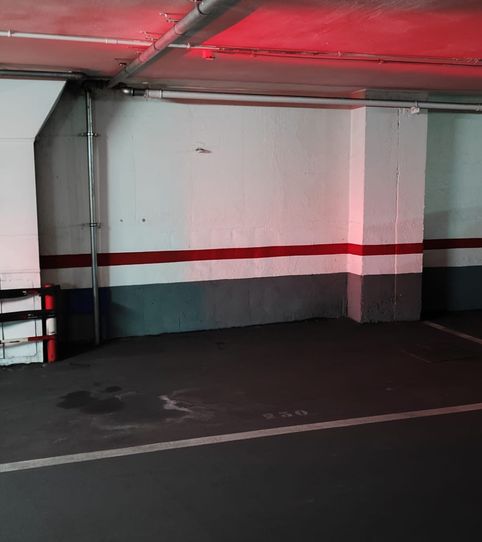 Photo 2 of Garage for rent in La Torrassa, L'Hospitalet de Llobregat