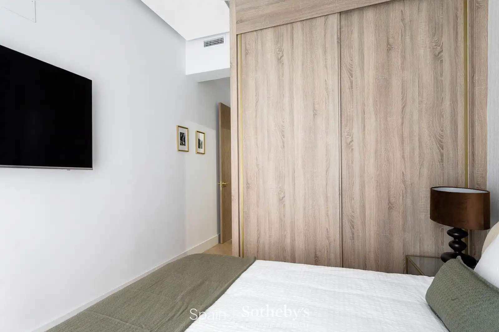 Dormitori de Apartament en venda en Madrid amb Aire condicionat i Calefacció
