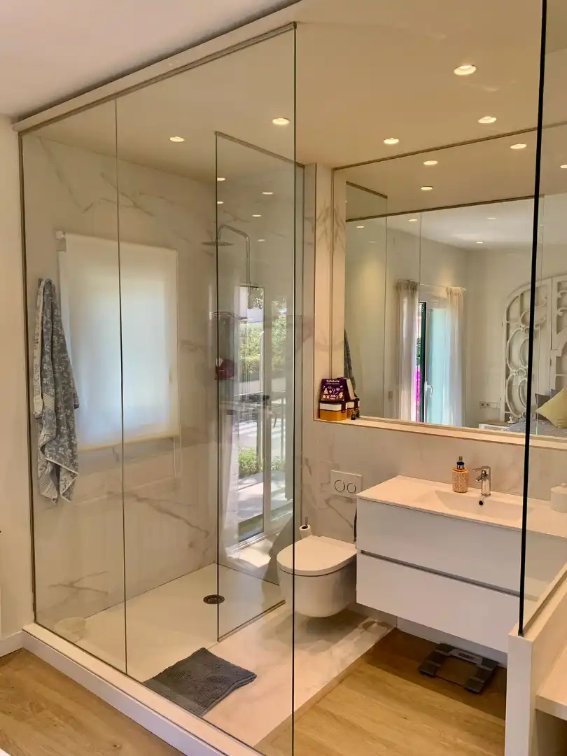 Bathroom of Houses for rent in Castelldefels  with Air Conditioner, Heating and Private garden