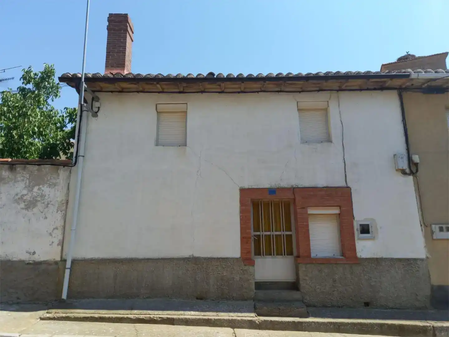Vista exterior de Pis en venda en Villamol amb Parquet, Traster i Moblat
