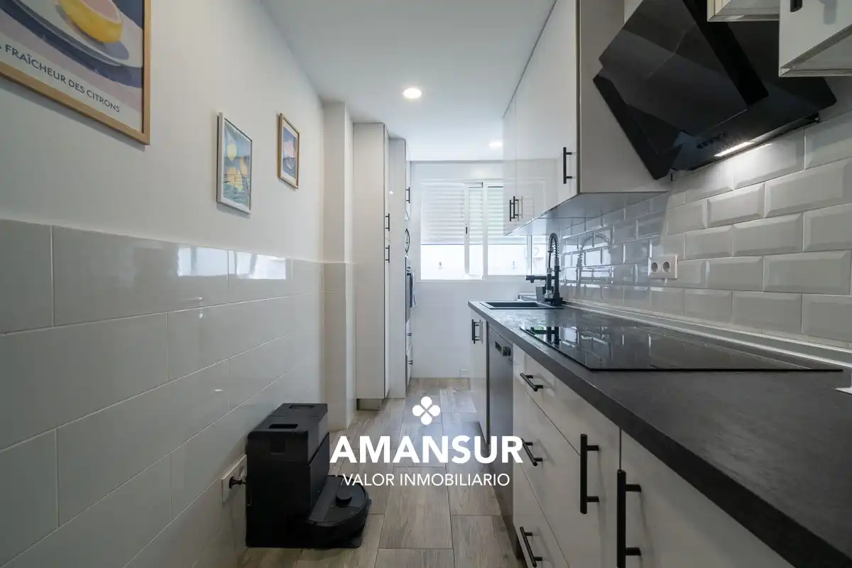 Flat for sale in Plaza Dulcinea, Nuevo Parque - Los Rosales - Tráfico Pesado