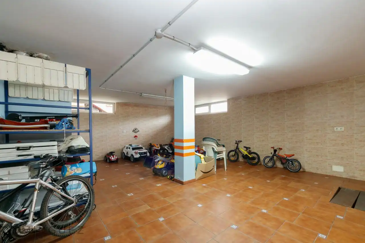 Casa o chalet en venta en Vigo  con Calefacción, Jardín privado y Parquet