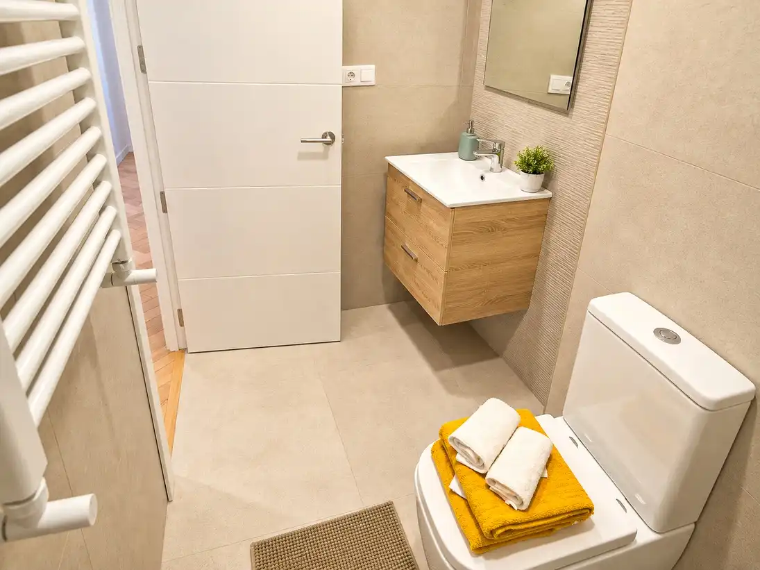Badezimmer von Wohnung zum Verkauf in Ciudad Lineal