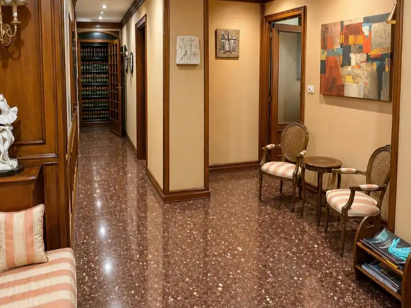 Oficina amb ascensor de lloguer a Almirante Cadarso 15