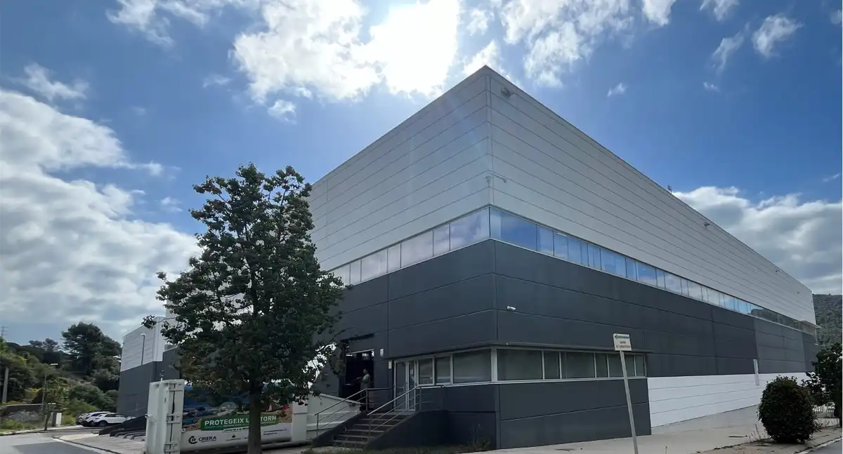 Außenansicht von Fabrikhallen zur Miete in Llinars del Vallès