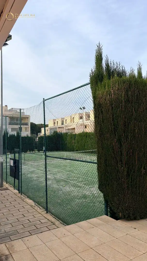 Vista exterior de Pis en venda en Alicante / Alacant amb Aire condicionat, Calefacció i Piscina