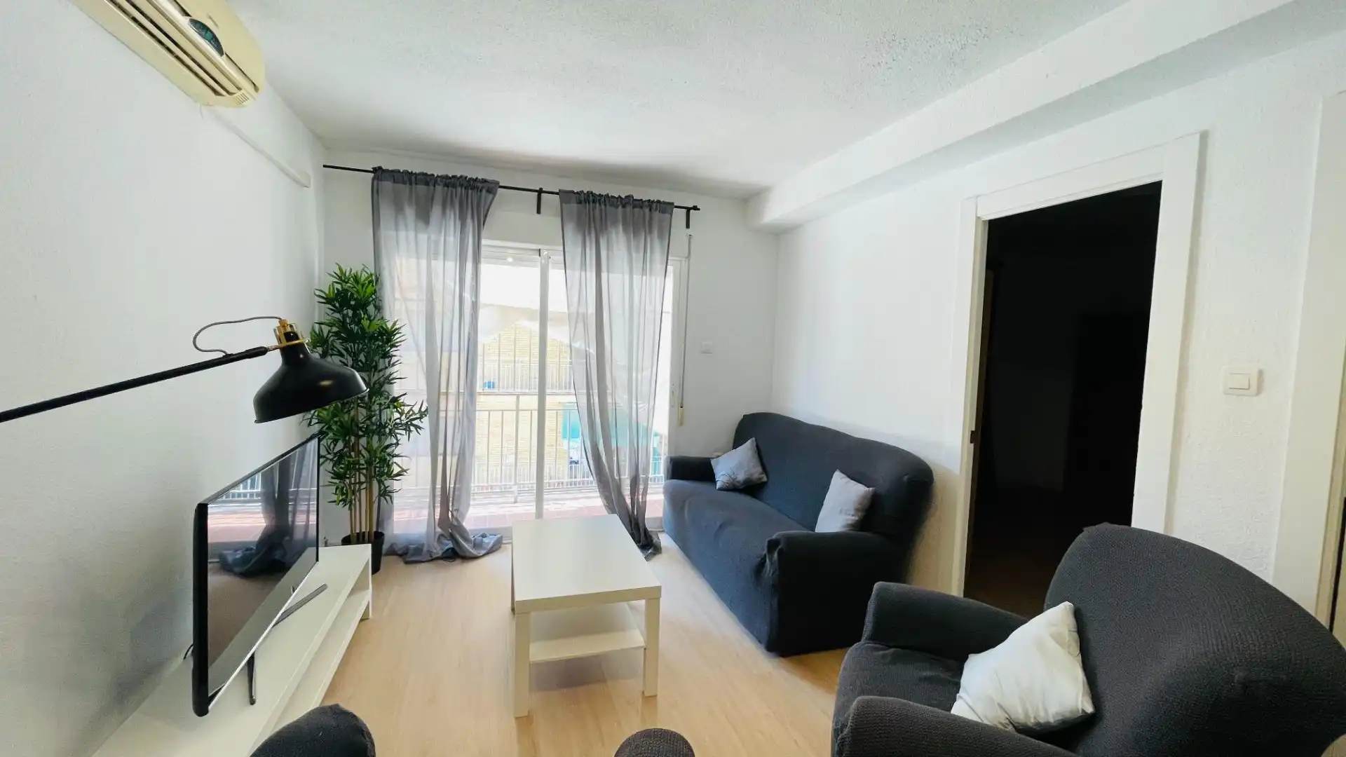 Flat for sale in Calle PDTA LUIS DE VICENTE, Cartuja