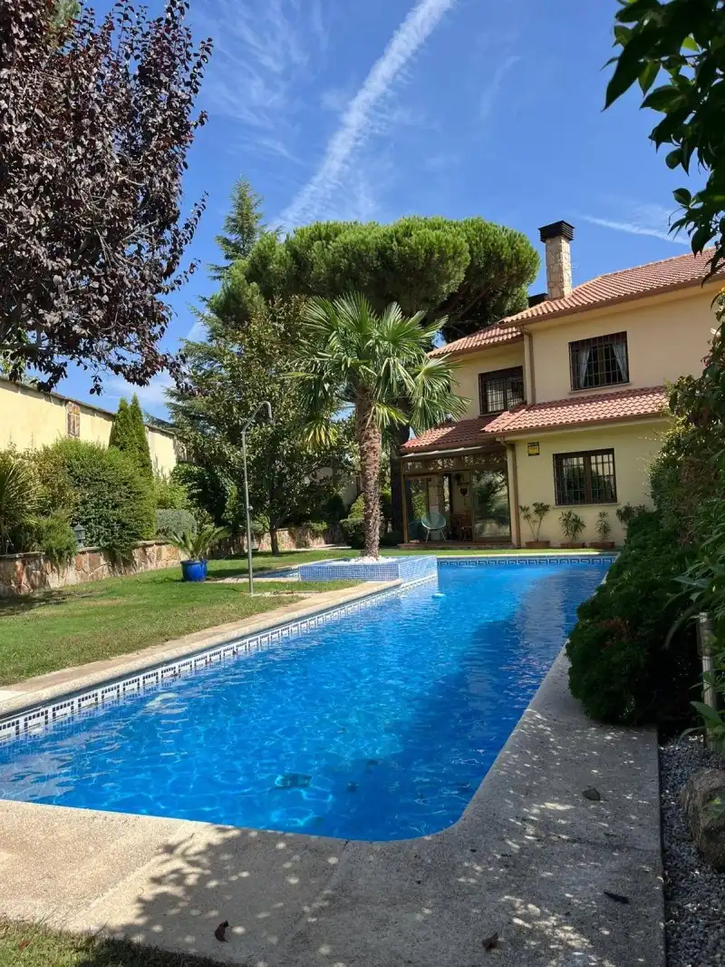 Piscina de Casa o xalet en venda en Valdemanco amb Calefacció, Terrassa i Traster