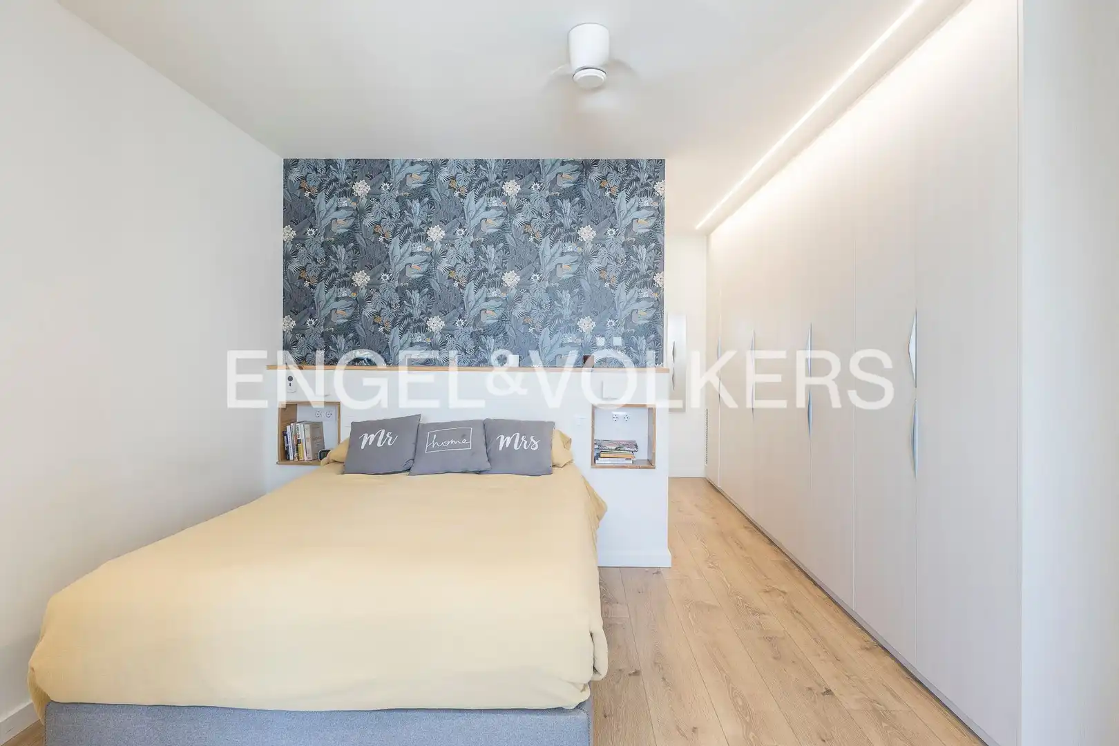 Bedroom of Attic for sale in Barcelona  with Heating