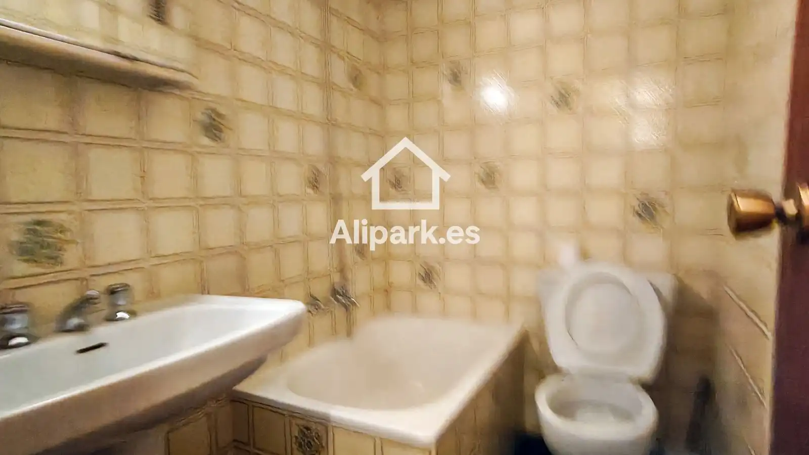 Parking de Piso en venta en Alicante / Alacant con Aire acondicionado, Calefacción y Amueblado