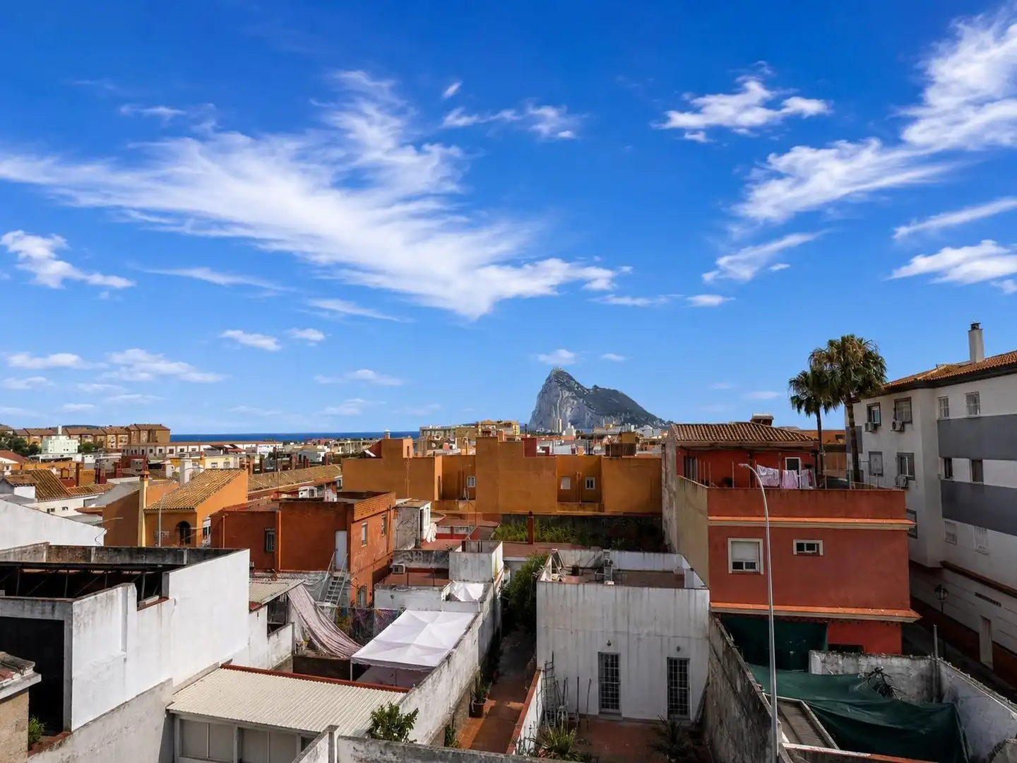 Vista exterior de Casa adosada en venta en La Línea de la Concepción