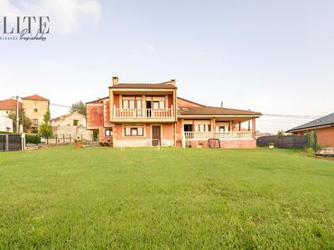 Villa con balcone in vendita a Calle de la Arnia