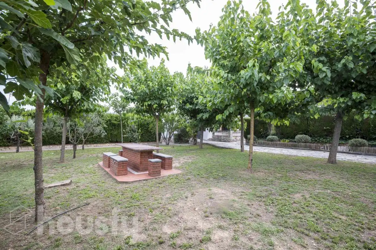 Jardí de Casa o xalet en venda en Mediona amb Aire condicionat, Calefacció i Jardí privat