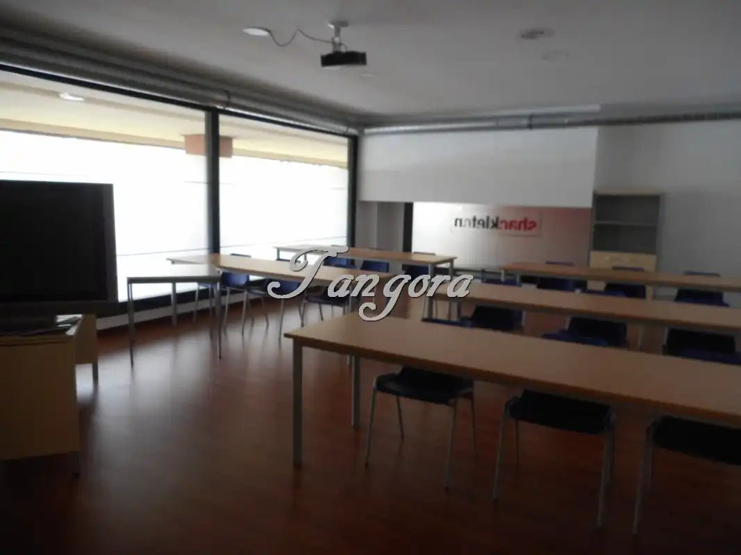 Local de alquiler en Getxo  con Aire acondicionado, Parquet y Alarma