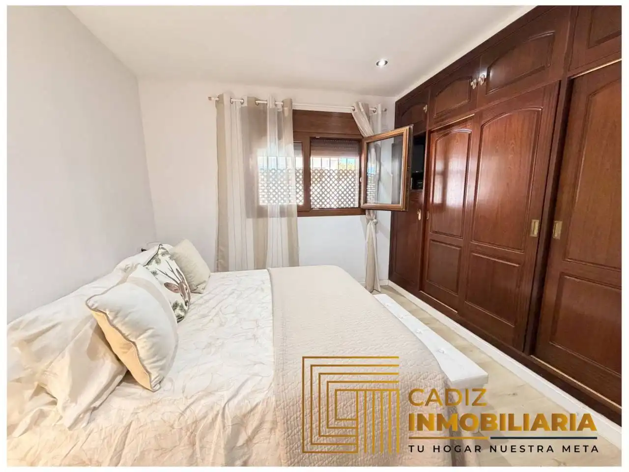 Dormitori de Finca rústica en venda en Chiclana de la Frontera amb Aire condicionat, Jardí privat i Terrassa