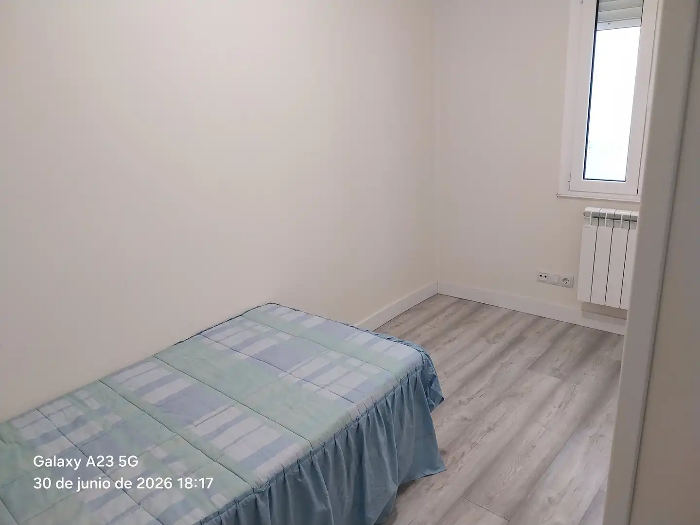 Habitación de Piso de alquiler en Oviedo  con Calefacción, Parquet y Terraza