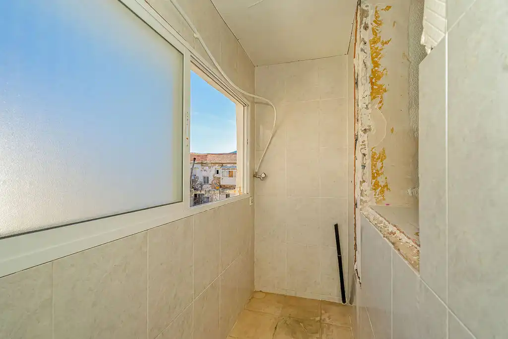 Badezimmer von Wohnung zum Verkauf in Elda
