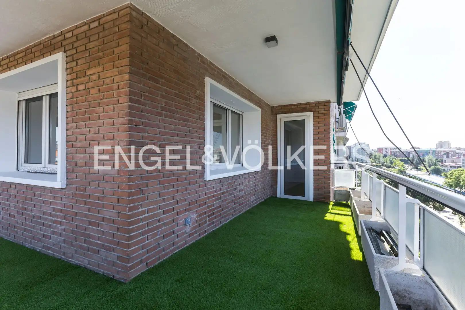 Balcony of Flat for rent in Madrid  with Air Conditioner, Heating and Parquet flooring