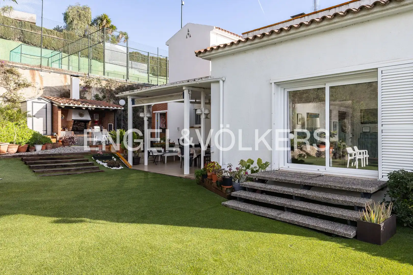 Vista exterior de Casa o chalet en venta en Arenys de Mar con Aire acondicionado, Calefacción y Jardín privado