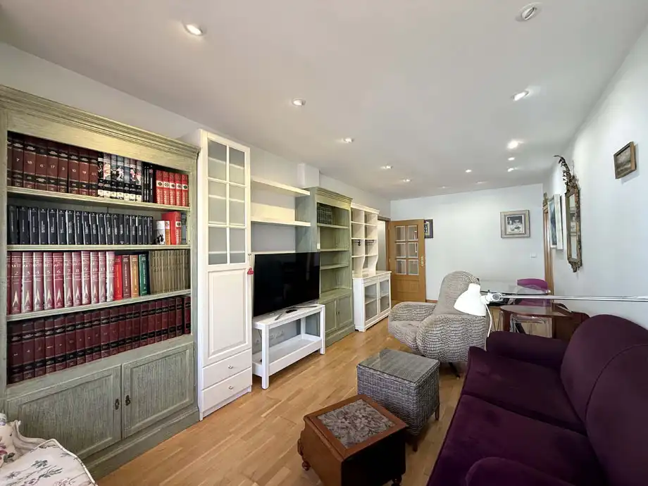 Sala de estar de Piso en venta en Vitoria - Gasteiz con Calefacción y Trastero